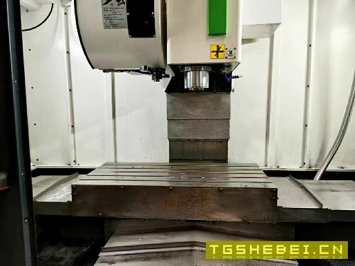 出售:全新机1160加工中心,三线规,发那科系统,24把刀库,带高压中心出水.