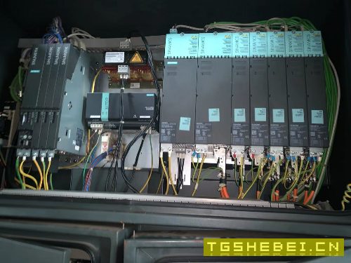 出售2014年德国西门子840DSL系统双头卧式加工中心200台