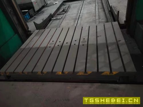 出售300吨合模机