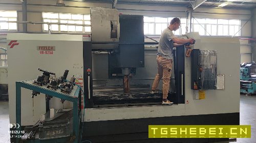 出售：2017年友佳825立式加工中心