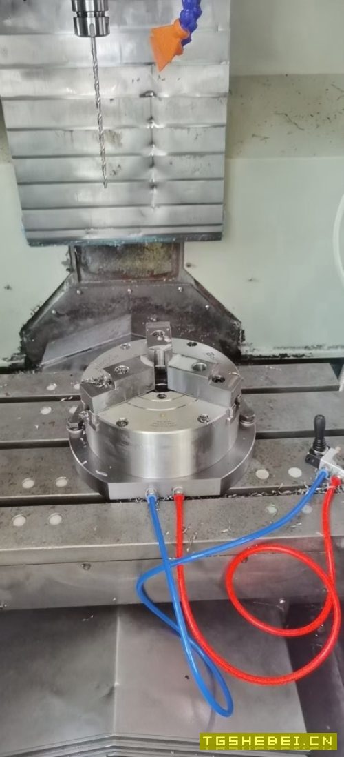 同款2台10000转台群650加工中心，BT40三线规，2015年，工厂在位，价格不贵.