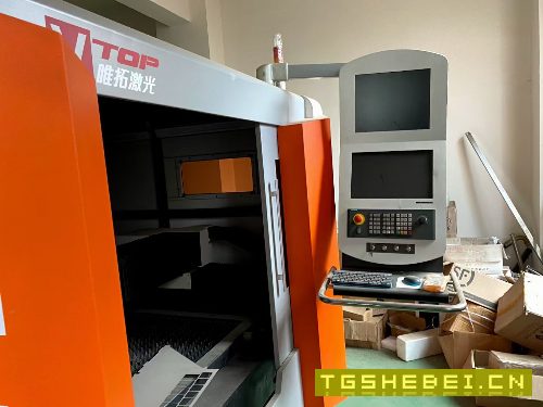 出售:全新1500×3000光纤激光切