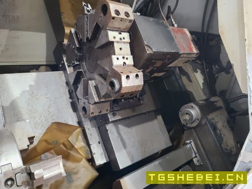两台数控斜车