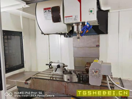 刚到:巨高1160加工中心,8.5成新,发那科MF系统,BT40主轴10000转,24把刀.
