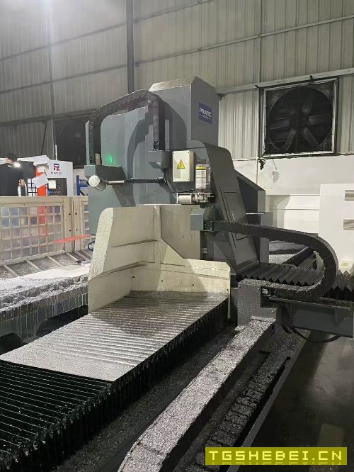 出售：普拉迪4500型材机，bt40主轴