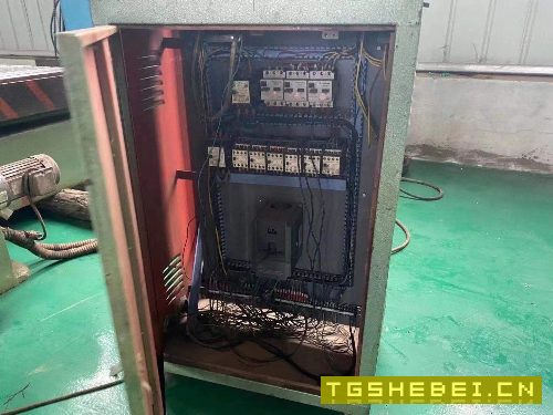 出售：12.5&#215;3米小龙门铣；少用不贵好开好用，喜欢的联系。