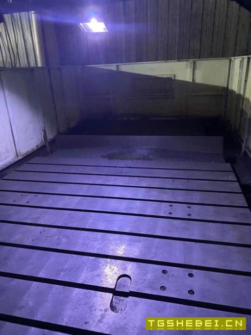 出售:华特3027龙门、二线一硬导軌、BT50齿轮主轴6000转、三轴行程300027009.
