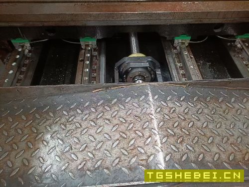 出售:2018年南通国盛MVL1680数控铣,两线一硬导轨。发那科MF系统,可以试车.