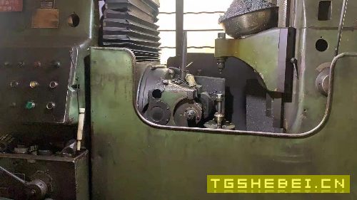 正宗重庆滚齿机Y3150E一台,在位处理。