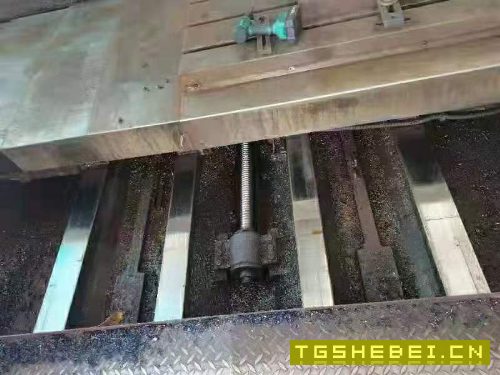 鼎泰1890加工中心一台