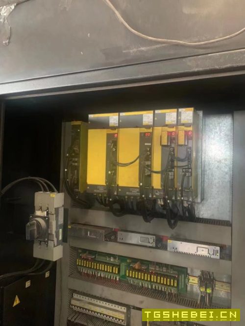 出售:永华3024重型龙门、二线一硬导軌、BT50皮带主轴6000转、三轴行程30002.
