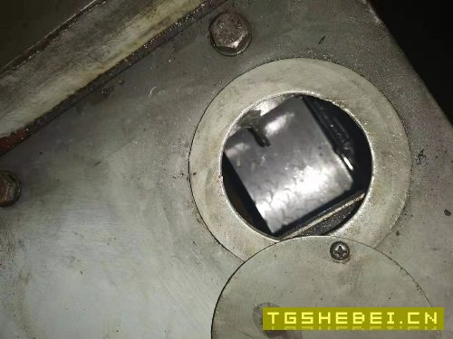 出售:精品上海1332X1000外圆磨床,安装少用。