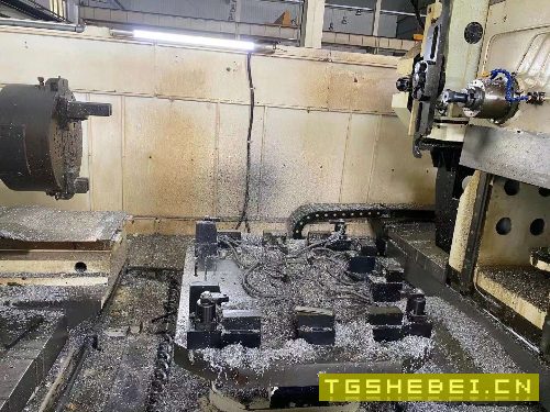 出售:2014年豫西超大型卧加:BT50主轴、三轴线軌、X丶Y、Z轴行程217612008.