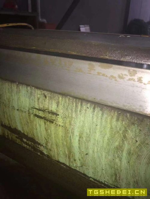 4台3050中捷摇臂钻,