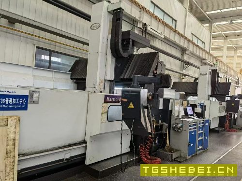 出售:台湾协鸿2190数控龙门铣,BT50主轴,齿轮头,6000转,三轴行程XYZ:20.