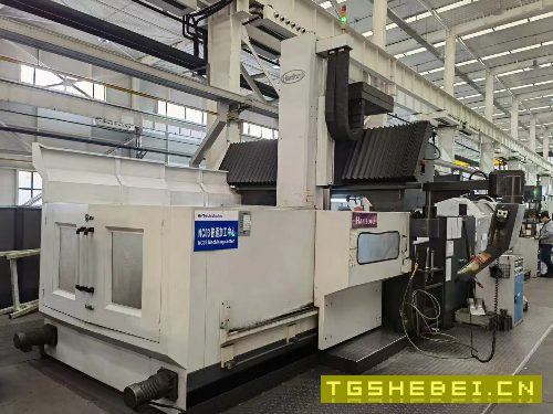 出售:台湾协鸿2190数控龙门铣,BT50主轴,齿轮头,6000转,三轴行程XYZ:20.