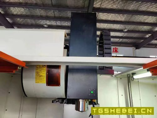 出售:2020年江苏铭机860加工中心,三菱M80系统,BT40主轴皮带10000转,24.