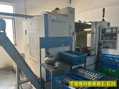 出售：同款两台精品哈挺GX1000PIUS加工中心、三轴行程1020540540，线轨、发.