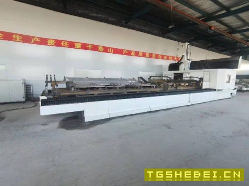 打包出售三台龙门型材加工中心