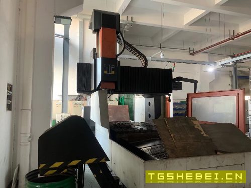 出售:2014年泉州佳泰2317龙门加工中心