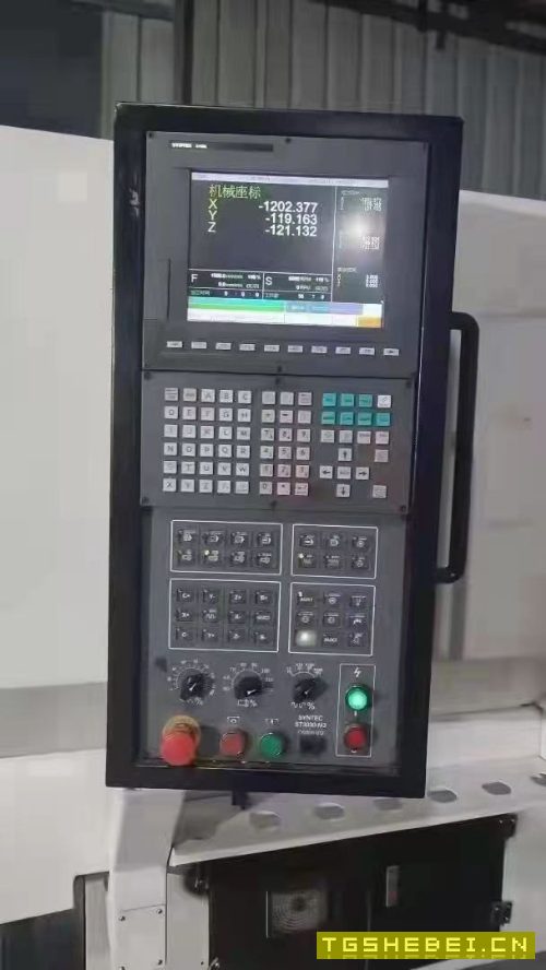出售:近年份3500型材机一台，行程3500X500X550，新代系统。转速12000转，BT.