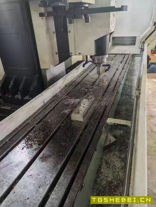出售:近年份3500型材机一台,行程3500X500X550,新代系统。转速12000转,BT.