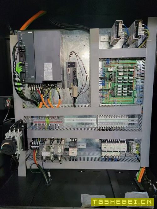 出售:2018年台群T-V856,准新机,三菱M80系统,BT40主轴/10000转,三线滚柱.