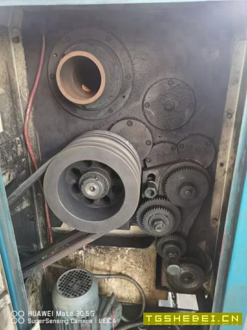 出售:天水星火61100/18米普车,双刀架,多个中心架。