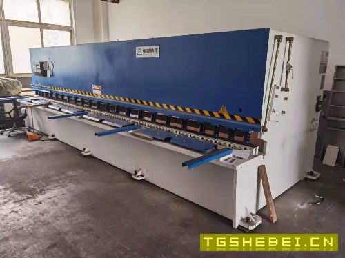 出售：2020年7月出厂剪板机折弯机一套，实际使用6个月，机器很新。