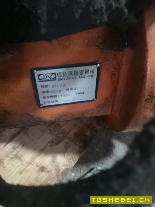 华东6米数控龙门铣,硬轨,齿轮头,带个动力头和一个万向铣头,发那科系统.