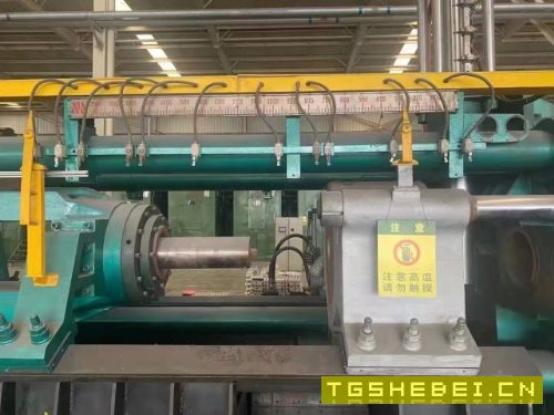 新定1800吨铜铝型材挤压机。安装少用。