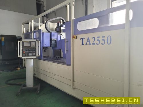 出售17年2550型材加工中心BT40主轴