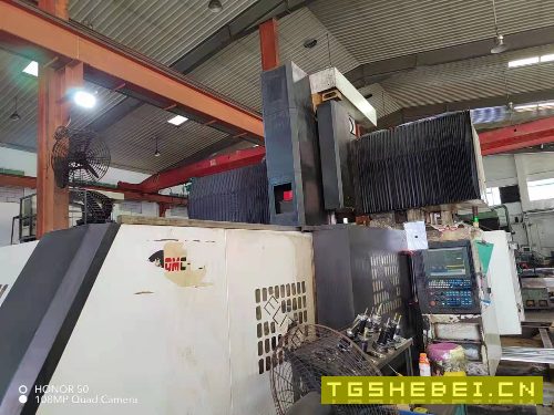 出售2011年香港义利2519龙门加工中心