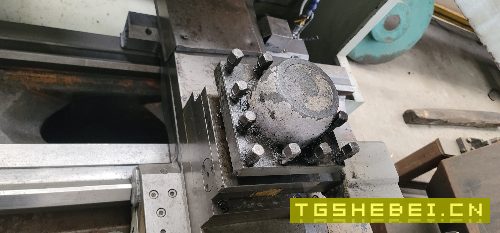 两台海威小数控车床,加工长度750