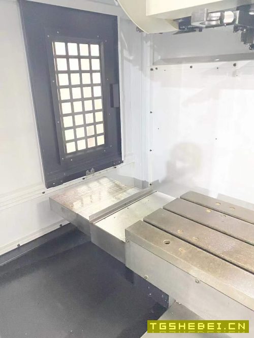 出售：2019年华群850加工中心一台