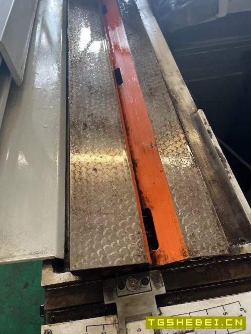 出售:正宗上海14321500万能外圆磨床