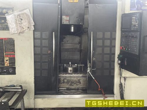 出售13年同款俩台850台群加工中心,三硬轨,m70.