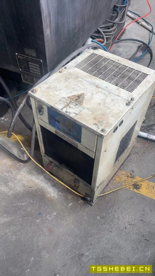 出售13年同款俩台850台群加工中心,三硬轨,m70.