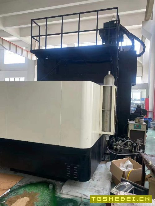 出售:乔地2517龙门加工中心一台,BT50,10000转.