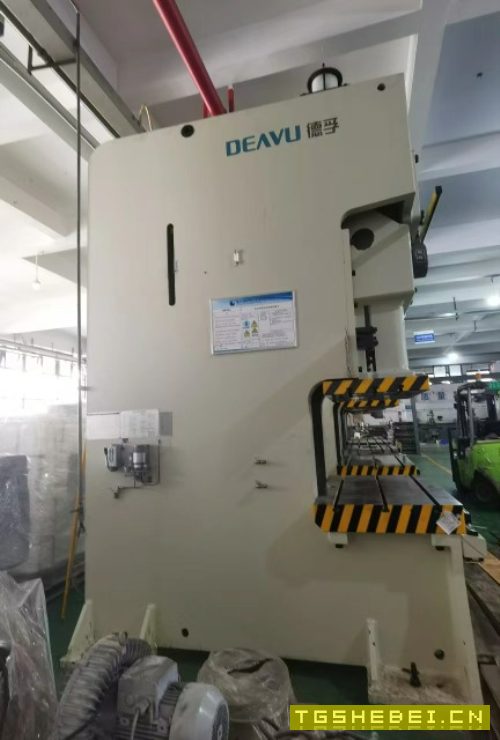 2台200吨德孚冲床