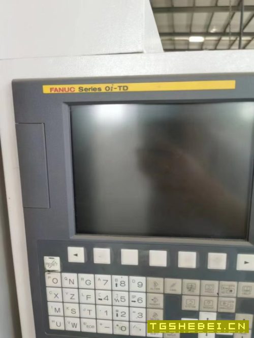 2011年8台九成新沈阳6070数控立车全部伺服刀架,.