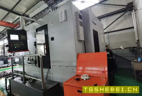 出售:海天500双工位卧加一台