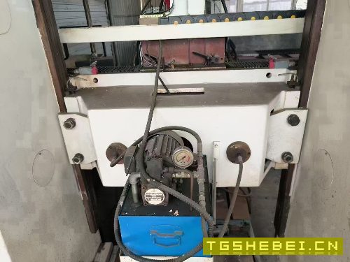 出售:2017年南通新强2012普通龙门铣。工作台2000.