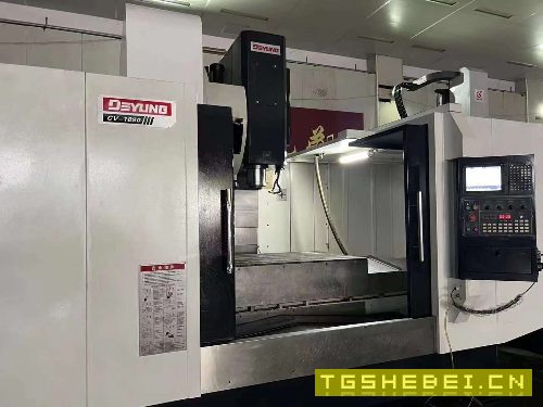 出售：苏州德扬1890加工中心一台