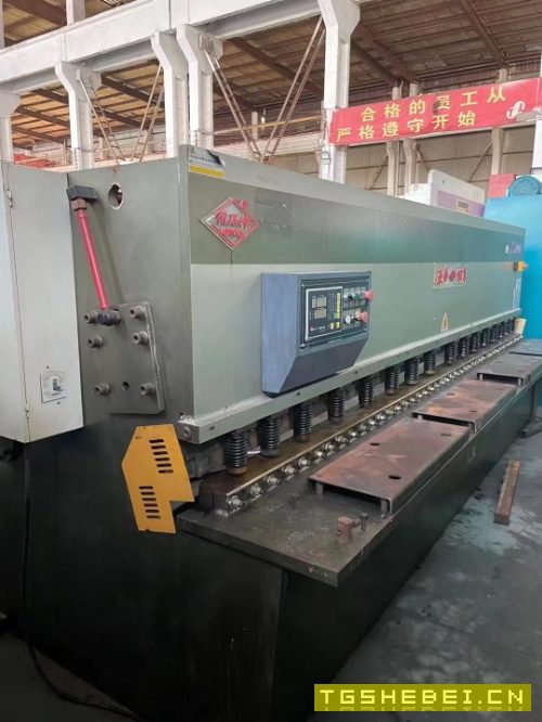 QC12Y-44000液压摆式剪板机