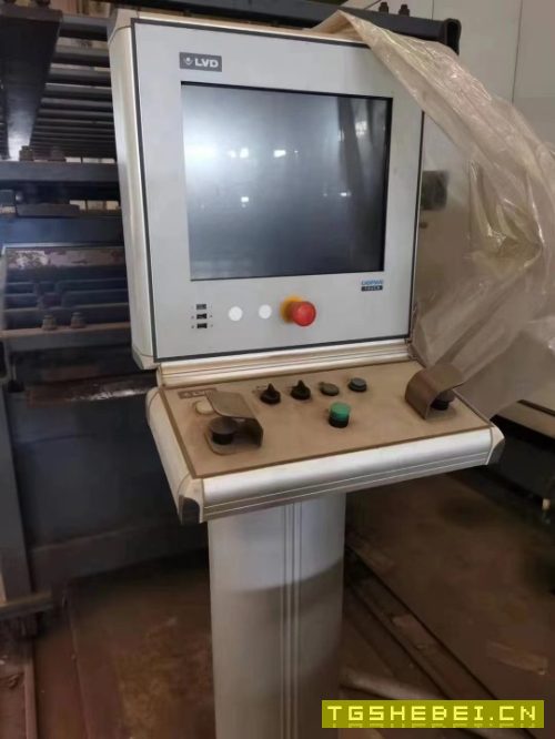 出售黄石2000吨12米数控折弯机