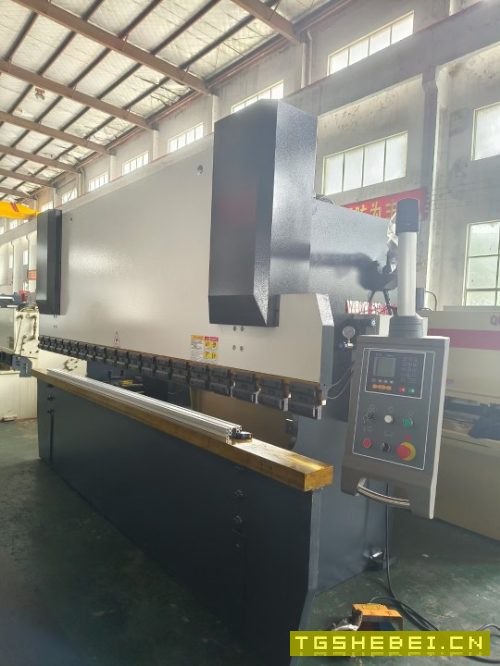 出售中亚WF67K-100T/4000数控折弯机