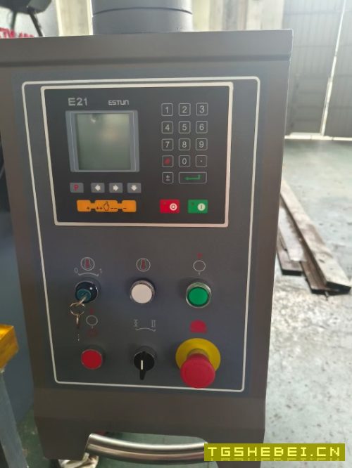 出售中亚WF67K-100T/4000数控折弯机