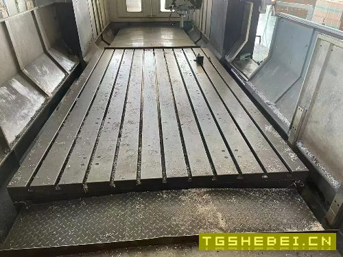2013年鼎泰的4025,两线一硬,BT50主轴,皮带头