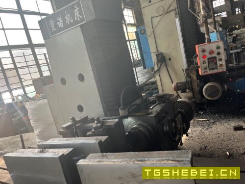 出售两台端面铣床